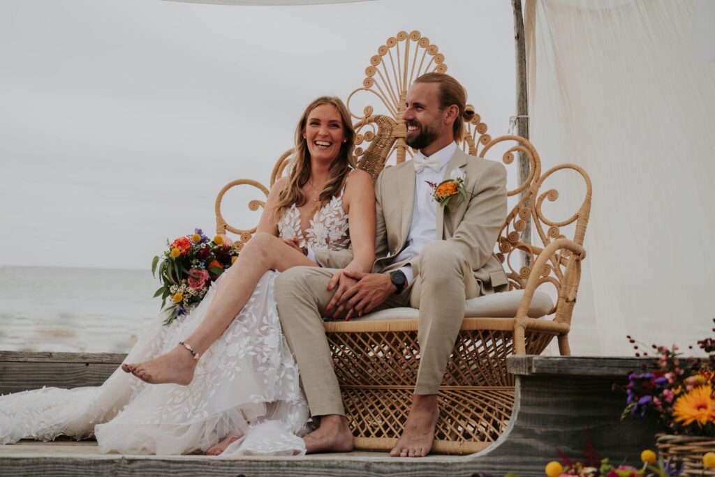 Strandhochzeit Castricum Foto und Video – Brautpaar während der Zeremonie
