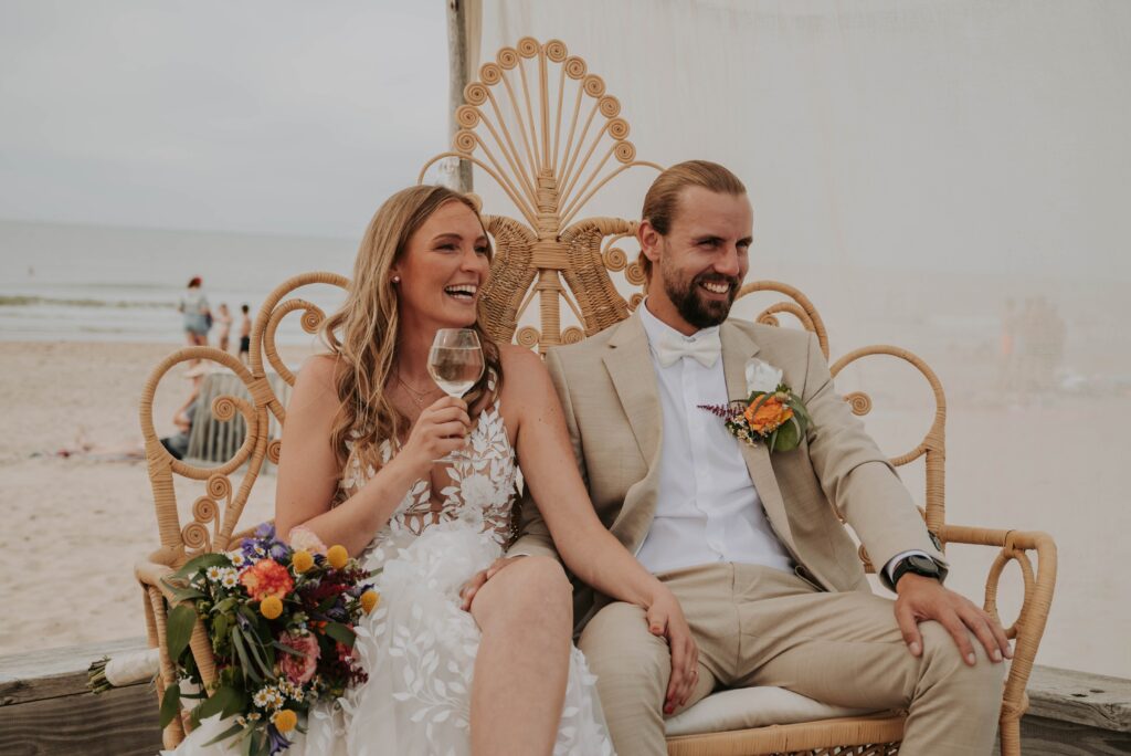 Strandtrauung in Castricum – Glück und Emotionen im Gesicht