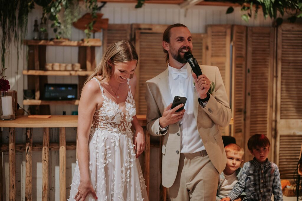 Abendstimmung bei der Hochzeit in Castricum aan Zee – Dinner beginnt